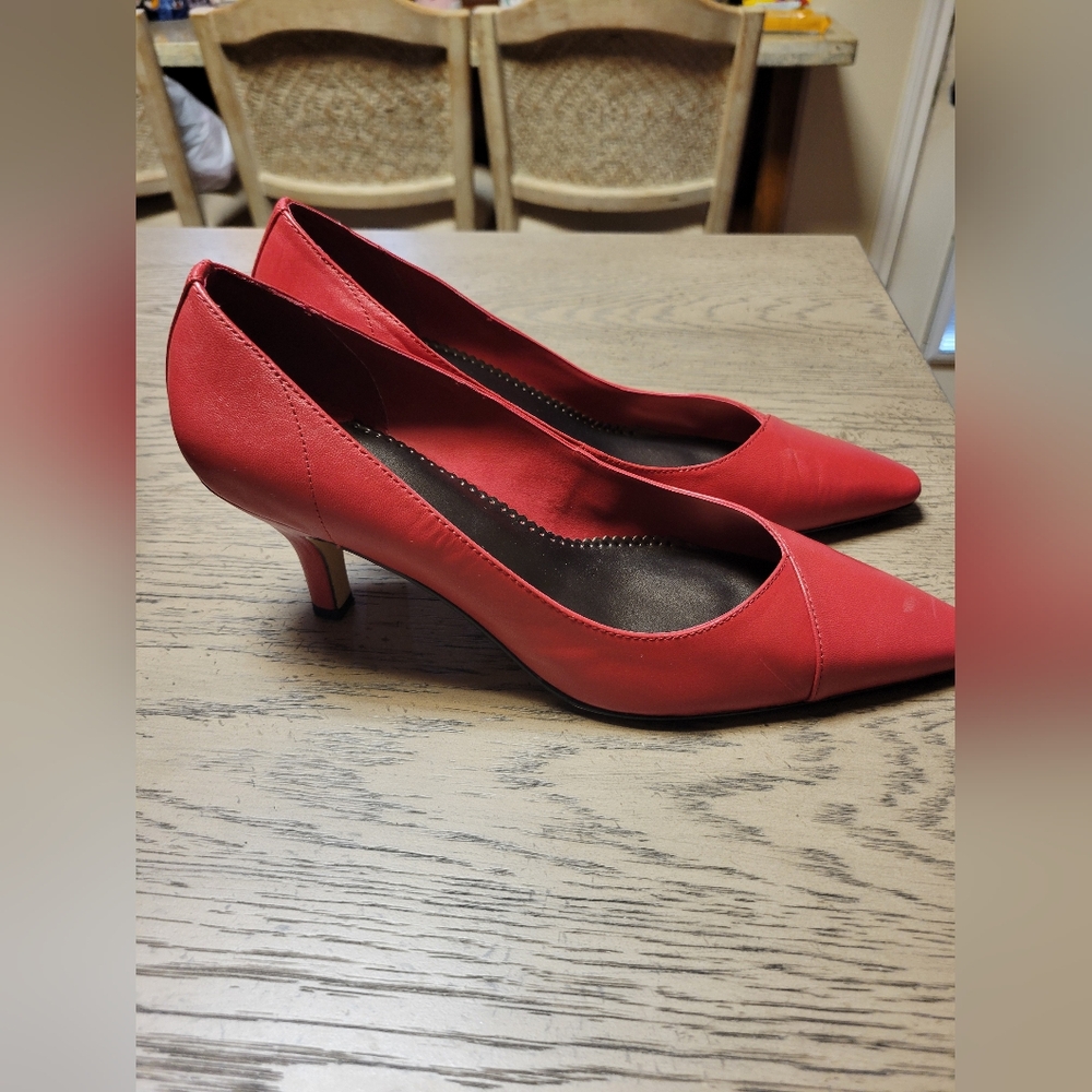 Heels - Picture 2 of 5